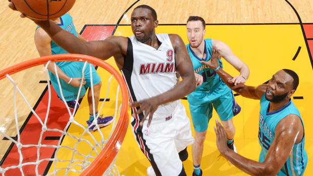 2016-nba-playoffs-heat-hornets-game-1-luol-deng-video.jpg